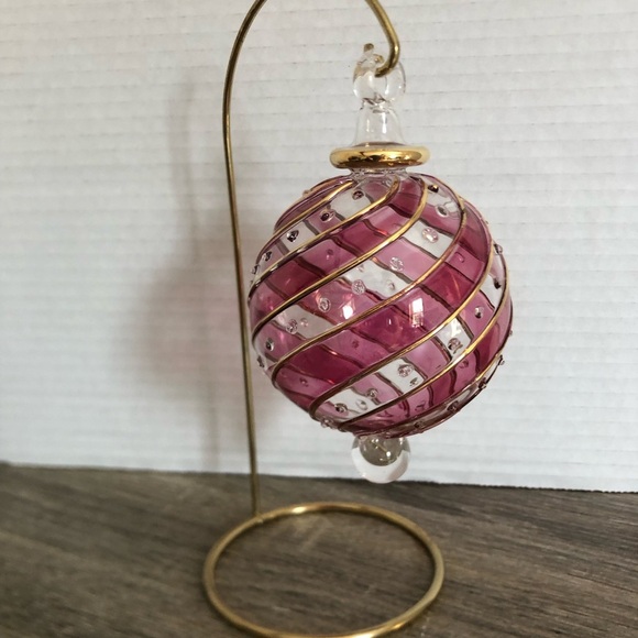 Elegant Hand Blown Egyptian Glass Ornament - Picture 5 of 10